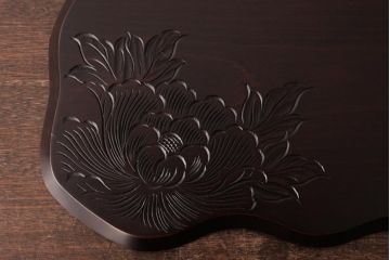 アンティーク雑貨　中古　伝統工芸　日光彫り　箱付き　なめらかな質感が魅力的な花台(飾り台)