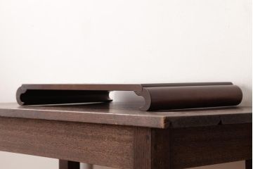 アンティーク雑貨　中古　伝統工芸　日光彫り　上品な雰囲気を醸し出すデザインの花台(飾り台)