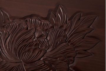 アンティーク雑貨　中古　伝統工芸　日光彫り　上品な雰囲気を醸し出すデザインの花台(飾り台)