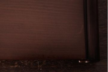 アンティーク雑貨　中古　伝統工芸　日光彫り　上品な雰囲気を醸し出すデザインの花台(飾り台)