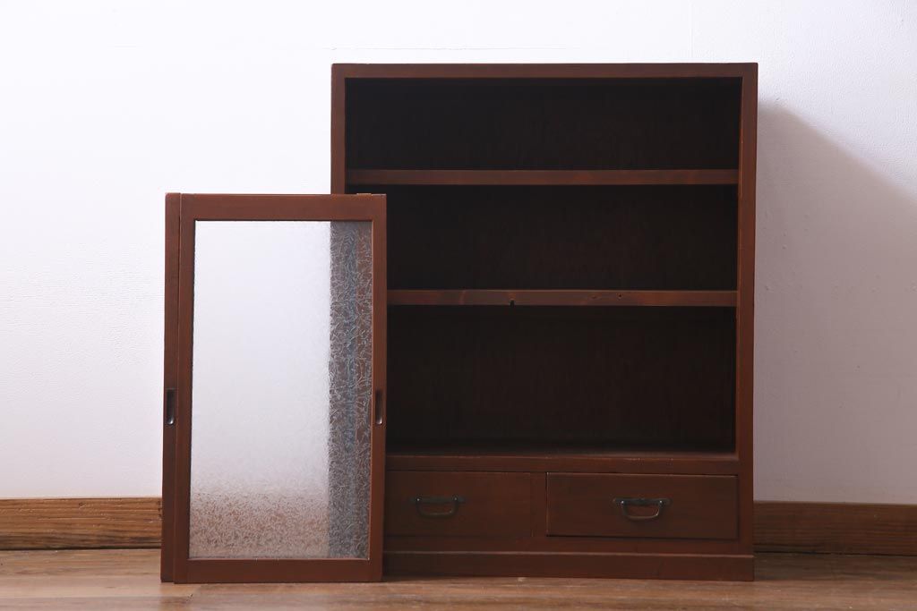 レトロ家具　和製アンティーク　昭和初期　小振り　結霜ガラス　上品さが感じられるレトロな収納棚(戸棚、食器棚)