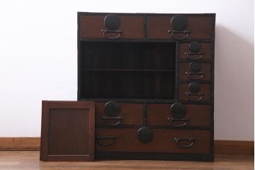 アンティーク家具　和製アンティーク　前面ケヤキ材　漆塗り　丸い金具が目を引く帳箪笥(手許箪笥、戸棚、和タンス)