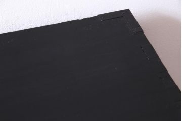 アンティーク家具　和製アンティーク　前面ケヤキ材　漆塗り　丸い金具が目を引く帳箪笥(手許箪笥、戸棚、和タンス)