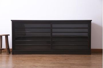 ラフジュ工房オリジナル　リメイク家具　明治期の建具を利用したシンプルな収納棚(リビングボード、戸棚)