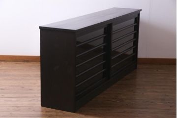 ラフジュ工房オリジナル　リメイク家具　明治期の建具を利用したシンプルな収納棚(リビングボード、戸棚)