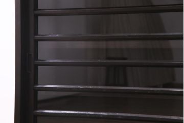 ラフジュ工房オリジナル　リメイク家具　明治期の建具を利用したシンプルな収納棚(リビングボード、戸棚)