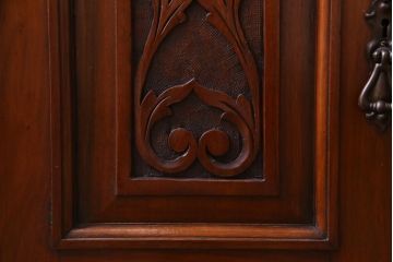 アンティーク家具　フランスアンティーク　ウォールナット　優美さと品格が漂うサイドボード(戸棚、サイドボード)