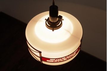 昭和期　花のモチーフが可愛らしいレトロなペンダントライト(天井照明、シェード)(2)