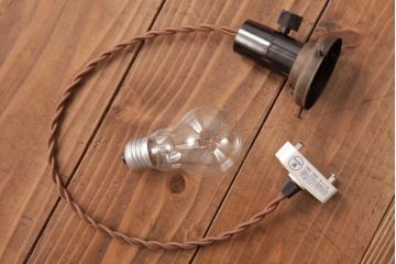 昭和期　花のモチーフが可愛らしいレトロなペンダントライト(天井照明、シェード)(2)