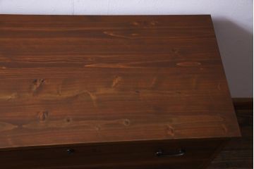 アンティーク家具　昭和初期　前面桐材　リメイク　素朴な味わいの脚付箪笥リビングボード・3段(ローボード、和タンス、引き出し、桐箪笥、桐たんす)