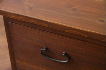 アンティーク家具　昭和初期　前面桐材　リメイク　素朴な味わいの脚付箪笥リビングボード・3段(ローボード、和タンス、引き出し、桐箪笥、桐たんす)