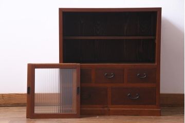 レトロ家具　和製アンティーク　ヒノキ材　コンパクトにまとまったレトロな戸棚(収納棚)