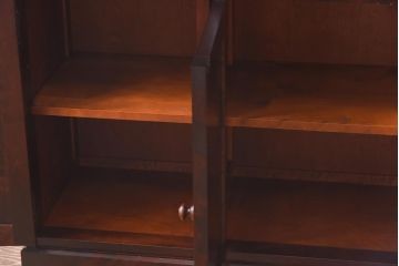 中古　北海道民芸家具　天板樺無垢材　使いやすいサイズへと生まれ変わったシックなリメイクサイドボード(食器棚、収納棚)(1)