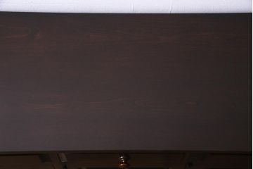 中古　北海道民芸家具　天板樺無垢材　使いやすいサイズへと生まれ変わったシックなリメイクサイドボード(食器棚、収納棚)(2)