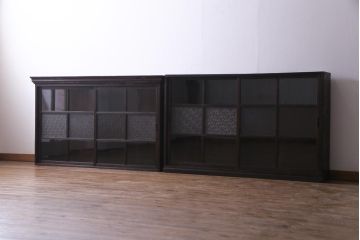 アンティーク家具　和製アンティーク　三方栗材　渋い色合いの大振りな薄型重ね戸棚(収納棚、食器棚)