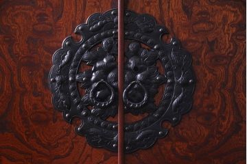 アンティーク雑貨　中古　伝統民芸家具　岩谷堂箪笥　当店リメイク　表情豊かな杢目が目を引く収納棚(キャビネット)(R-034223)