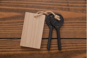 アンティーク雑貨　中古　伝統民芸家具　岩谷堂箪笥　当店リメイク　表情豊かな杢目が目を引く収納棚(キャビネット)(R-034223)