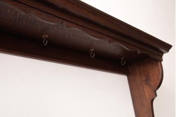 アンティーク家具　イギリスアンティーク　オーク材　上品なデザインのフック付きウォールシェルフ(ウォールラック、壁掛け棚)