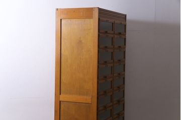 ヴィンテージ家具　イギリスビンテージ　レトロな風合いが温かみを感じるシャツケース(引き出し、収納棚)