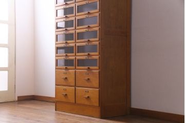 ヴィンテージ家具　イギリスビンテージ　レトロな風合いが温かみを感じるシャツケース(引き出し、収納棚)