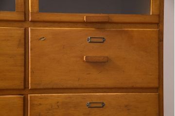 ヴィンテージ家具　イギリスビンテージ　レトロな風合いが温かみを感じるシャツケース(引き出し、収納棚)