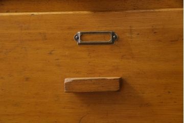 ヴィンテージ家具　イギリスビンテージ　レトロな風合いが温かみを感じるシャツケース(引き出し、収納棚)