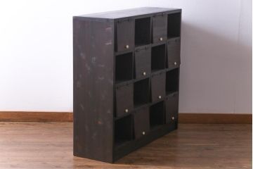 ラフジュ工房オリジナル　白い取っ手がレトロで可愛らしいパタパタ扉のマス目棚(収納棚、下駄箱)