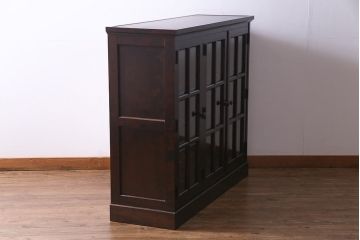 リメイク　北海道民芸家具　品のある佇まいがお洒落なキャビネット(食器棚、飾り棚、収納棚)