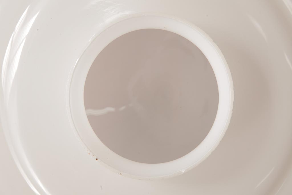 昭和レトロ　戦前　シンプルな乳白ガラスのペンダントライト(吊り下げ照明、天井照明)