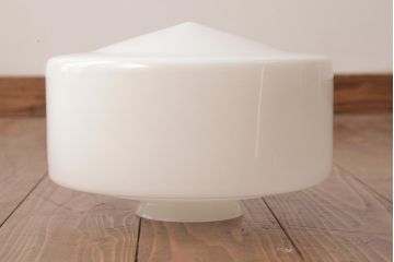 昭和レトロ　戦前　シンプルな乳白ガラスのペンダントライト(吊り下げ照明、天井照明)