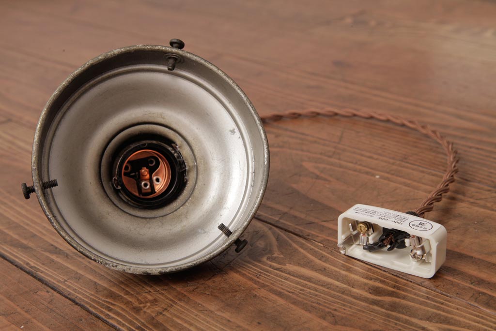 昭和レトロ　戦前　シンプルな乳白ガラスのペンダントライト(吊り下げ照明、天井照明)