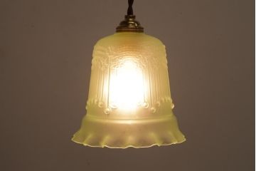 フランスアンティーク　淡いグリーンと花模様が可愛らしいペンダントライト(天井照明、吊り下げ照明)