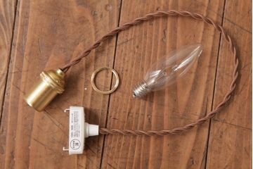 フランスアンティーク　淡いグリーンと花模様が可愛らしいペンダントライト(天井照明、吊り下げ照明)