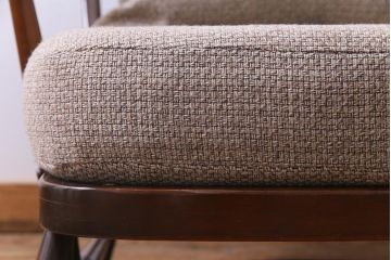 ヴィンテージ家具　イギリスビンテージ　ERCOL(アーコール)　ゆったりと座れる憩いのイージーチェア(ラウンジチェア、一人掛けソファ)(1)