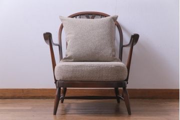 ヴィンテージ家具　イギリスビンテージ　ERCOL(アーコール)　ゆったりと座れる憩いのイージーチェア(ラウンジチェア、一人掛けソファ)(1)