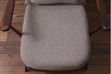 ヴィンテージ家具　イギリスビンテージ　ERCOL(アーコール)　ゆったりと座れる憩いのイージーチェア(ラウンジチェア、一人掛けソファ)(1)