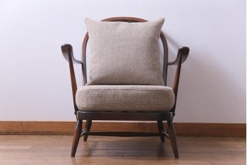 ヴィンテージ家具　イギリスビンテージ　ERCOL(アーコール)　ゆったりと座れる憩いのイージーチェア(ラウンジチェア、一人掛けソファ)(2)
