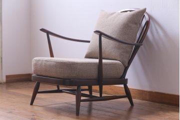 ヴィンテージ家具　イギリスビンテージ　ERCOL(アーコール)　ゆったりと座れる憩いのイージーチェア(ラウンジチェア、一人掛けソファ)(2)