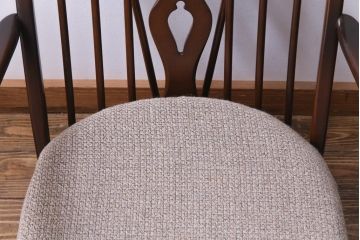 ヴィンテージ家具　イギリスビンテージ　ERCOL(アーコール)　ゆったりと座れる憩いのイージーチェア(ラウンジチェア、一人掛けソファ)(2)