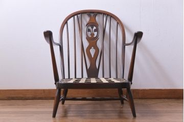 ヴィンテージ家具　イギリスビンテージ　ERCOL(アーコール)　ゆったりと座れる憩いのイージーチェア(ラウンジチェア、一人掛けソファ)(2)