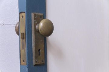 ペイント建具　ラフジュ工房オリジナルステンドグラス　爽やかな色合いのリメイクドア(木製扉、建具)