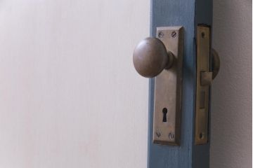 ペイント建具　ラフジュ工房オリジナルステンドグラス　爽やかな色合いのリメイクドア(木製扉、建具)