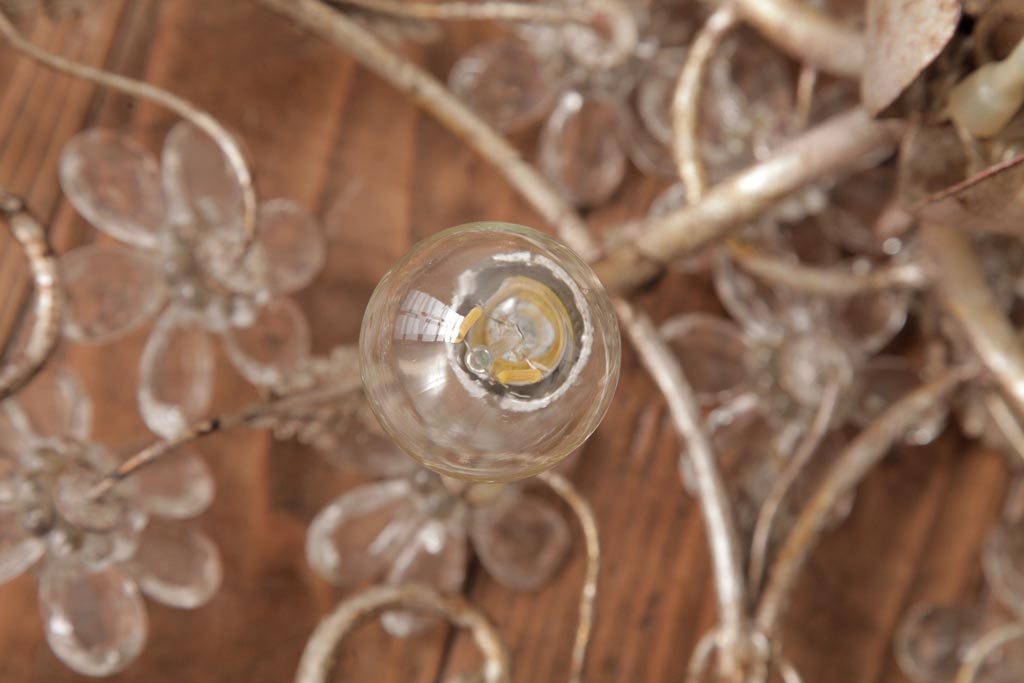 フランスアンティーク　鉄製　フラワーモチーフのガラスが愛らしい繊細な4灯シャンデリア(天井照明)