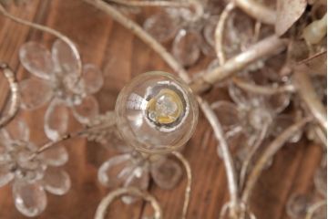 フランスアンティーク　鉄製　フラワーモチーフのガラスが愛らしい繊細な4灯シャンデリア(天井照明)