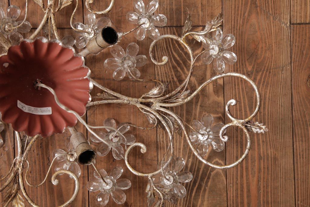 フランスアンティーク　鉄製　フラワーモチーフのガラスが愛らしい繊細な4灯シャンデリア(天井照明)