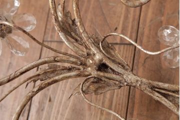 フランスアンティーク　鉄製　フラワーモチーフのガラスが愛らしい繊細な4灯シャンデリア(天井照明)