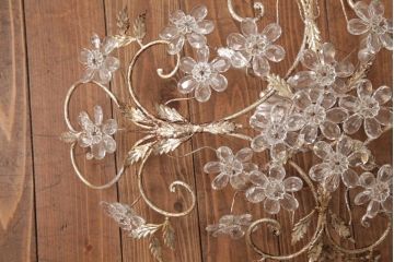 フランスアンティーク　鉄製　フラワーモチーフのガラスが愛らしい繊細な4灯シャンデリア(天井照明)