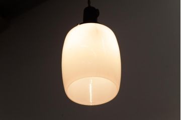 昭和レトロ　シンプルで馴染みやすい筒型の吊り下げ照明(天井照明)