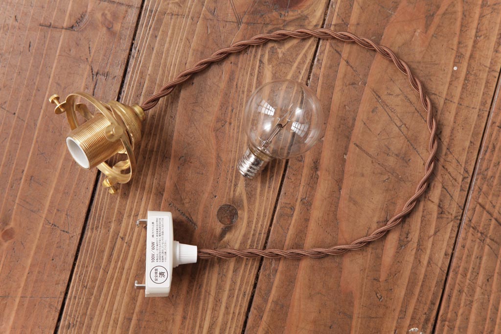 フランスアンティーク　柔らかな色合いが可愛らしいガラスシェードのペンダントライト(天井照明、吊り下げ照明)