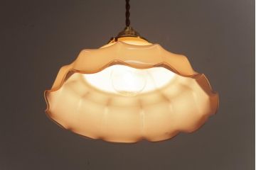 フランスアンティーク　柔らかな色合いが可愛らしいガラスシェードのペンダントライト(天井照明、吊り下げ照明)